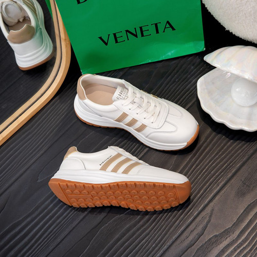 女性靴本革厚底白靴カジュアルスニーカーは軽くて快適 2カラー W102