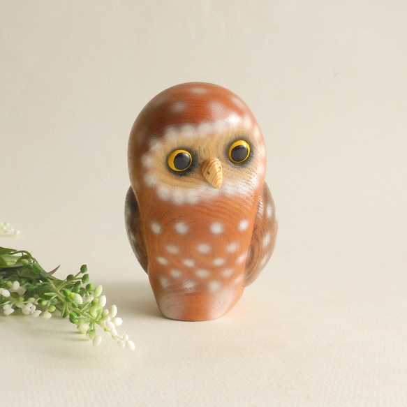 森に佇むフクロウ (★台付き)  flying owl / wood bird 3枚目の画像