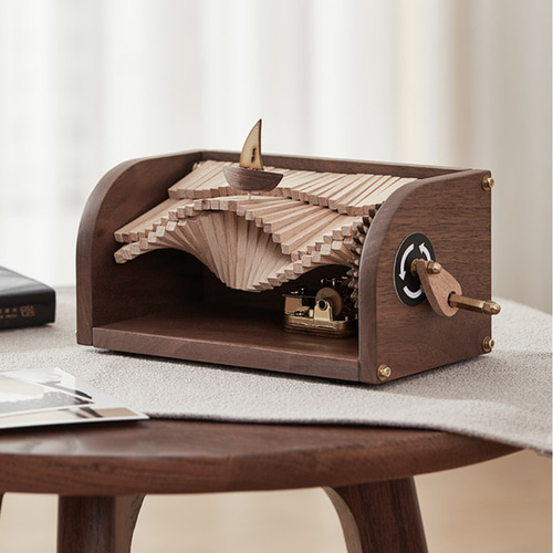 花の装飾付き木製オルゴールボックス