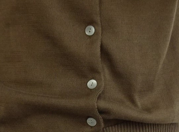 3色【日本製】圓領開襟衫&lt;紫羅蘭色、棕色、黑色&gt; 第6張的照片