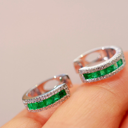 天然ダイヤモンド付きエメラルドピアスk18 ピアス（フープ） パール  