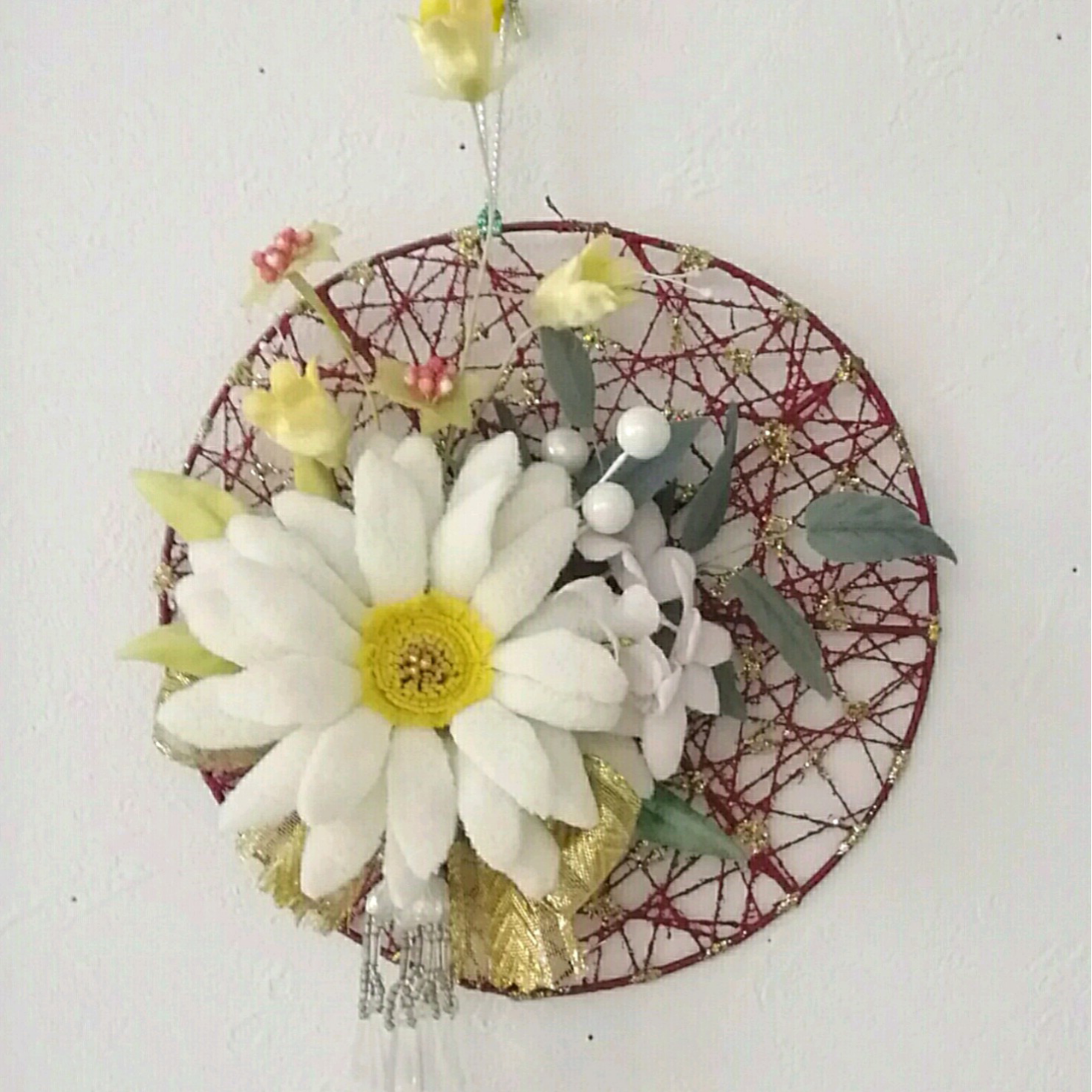 染め布花＊ミルキーホワイト・ガーベラの装飾☆壁掛け