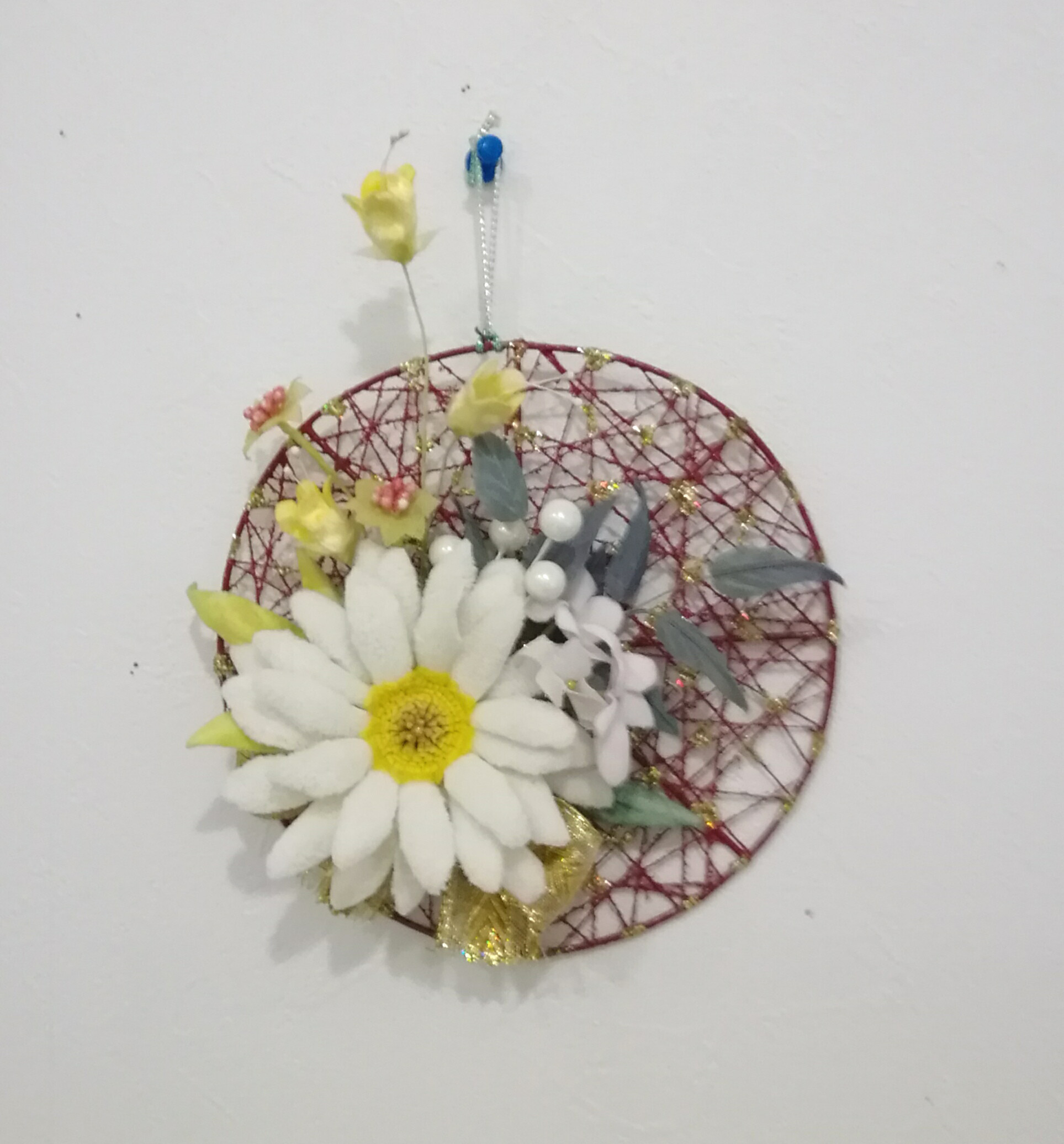 染め布花＊ミルキーホワイト・ガーベラの装飾☆壁掛け