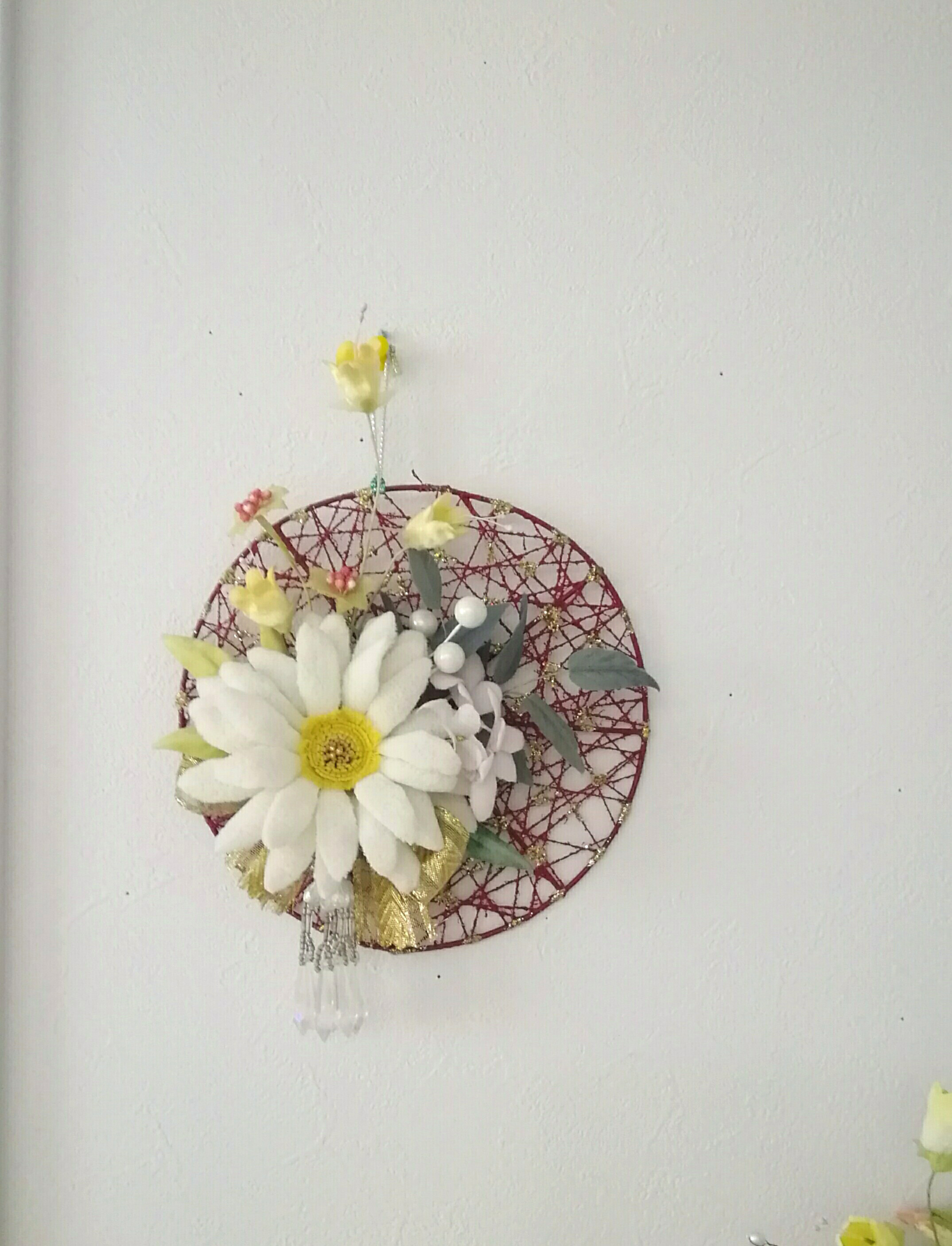染め布花＊ミルキーホワイト・ガーベラの装飾☆壁掛け