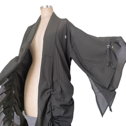 ドレープ際立つ 変型 着物ガウン 裾袖クシュ 絽  着物リメイク 和柄男女兼用 フリーサイズ B5123 8枚目の画像