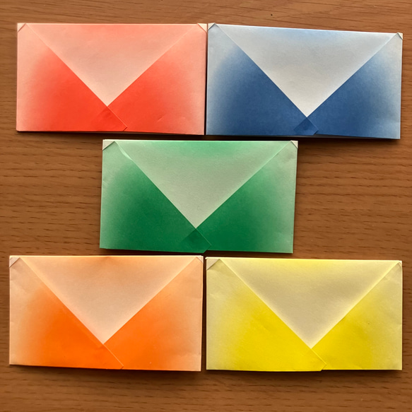 ぼかしカラー折り紙のミニ封筒 お手紙 5色各1枚 2枚目の画像