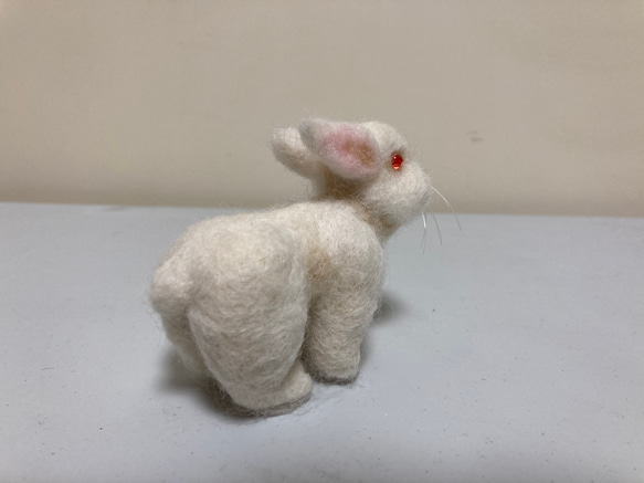 羊毛フェルト　白ウサギ 4枚目の画像