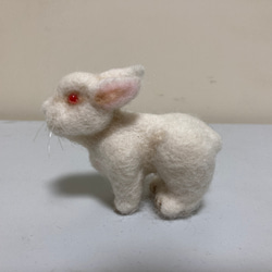 羊毛フェルト　白ウサギ 2枚目の画像