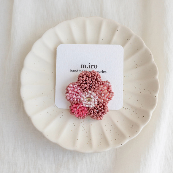 こり 桜 ビーズ 刺繍 ブローチ ハンドメイドアクセサリー 桜風 ビーズ刺繍ブローチ - CAVI'S GALLERY | minne 国内最大級