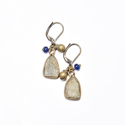 Prakluang 和藍色古董珠、民族鐘形耳環 第4張的照片