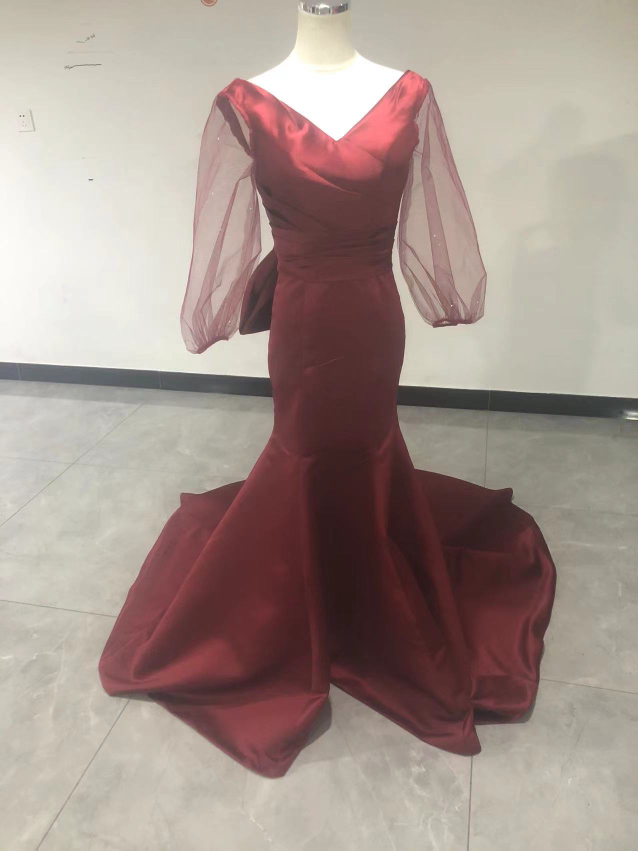 上品！ワインレッド Vネックドレス マーメイドライン シースルー袖　豪華なバックリボン 花嫁