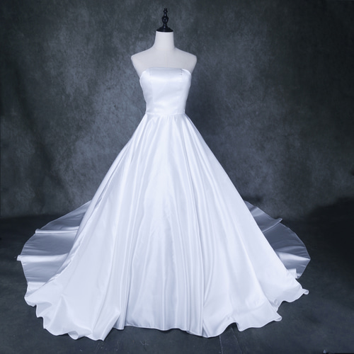 送料無料！ウェディングドレス ホワイト ベアトップ トレーン 高品質  