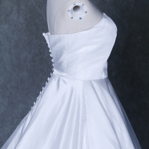 送料無料！ウェディングドレス ホワイト ベアトップ トレーン 高品質  