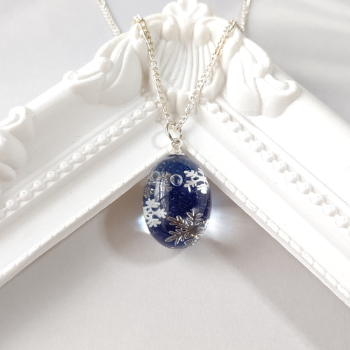 【1666】レジン　雪の結晶　ネックレス　ペンダント　ハンドメイド 1666】レジン 雪の結晶 ネックレス ペンダント ハンドメイド 1083