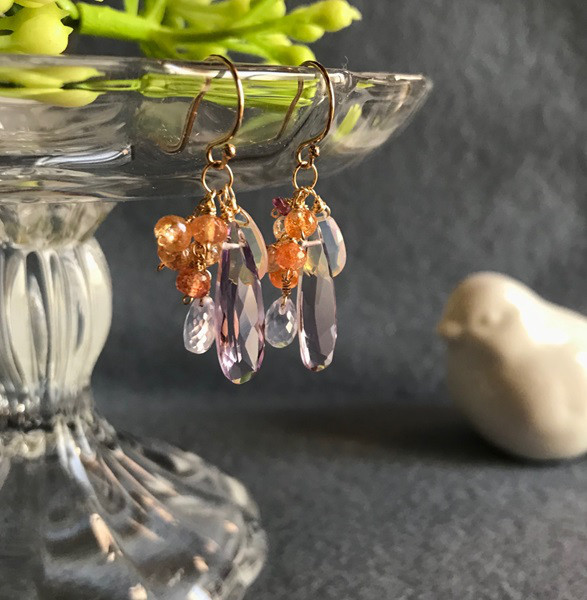 〈14kgf〉ラベンダーの光ピアス