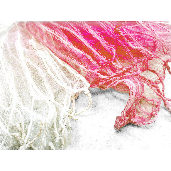 シルク混ストール（ボカシ染）（縞織り）（ピンク色濃淡　白色） 6枚目の画像