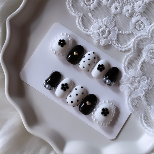 現品】 34 ネイルチップ ホワイト ブラック パール ハート フラワー  