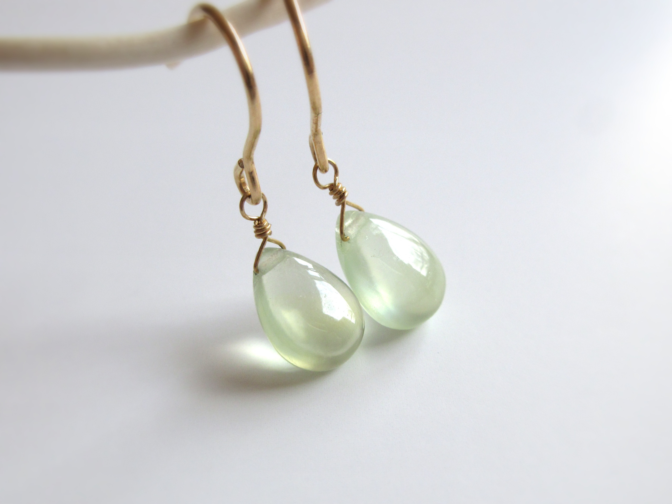 【上質粒】9.8mm「プレナイト」14kgfピアス/イヤリング【一点のみ】｜詳細画像