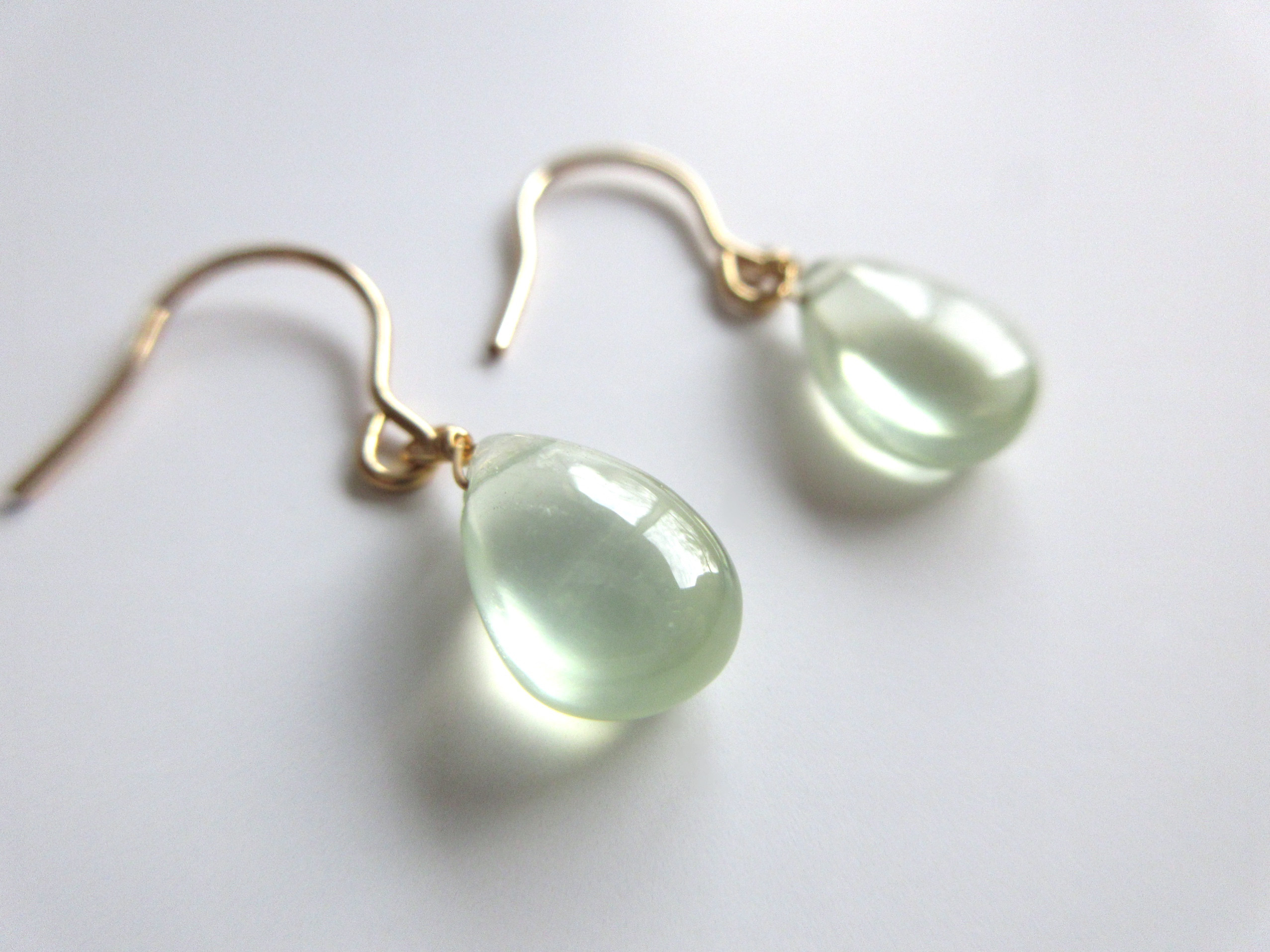 【上質粒】9.8mm「プレナイト」14kgfピアス/イヤリング【一点のみ】｜詳細画像