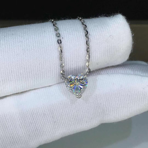 1カラット 】輝くハートシェイプ モアサナイト ダイヤモンド  