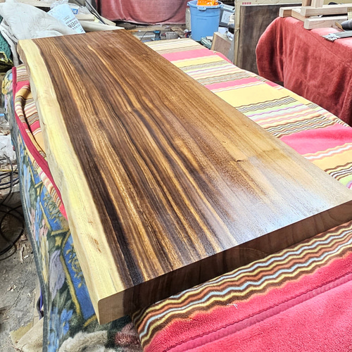 カウンター モンキーポッド 一枚板 高級 机・デスク はなはな 通販  