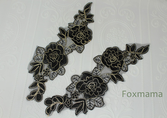 【訳ありセール品】オーガンジーコード刺繍モチーフ 1対 花 黒色×金ラメコード糸 (MFLC53BKFOJL) 5枚目の画像