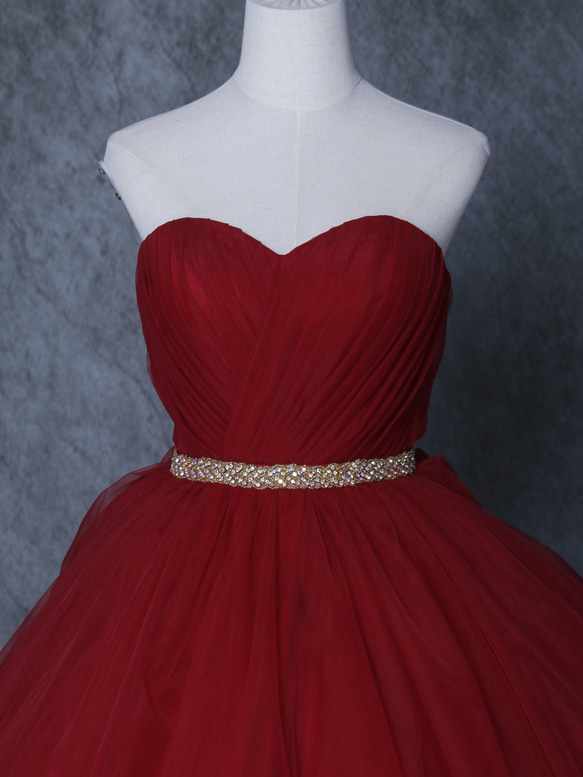 ウエディングドレス  赤  キラキラグリッターチュール  ベルト  派手な  披露宴 カラードレス 5枚目の画像