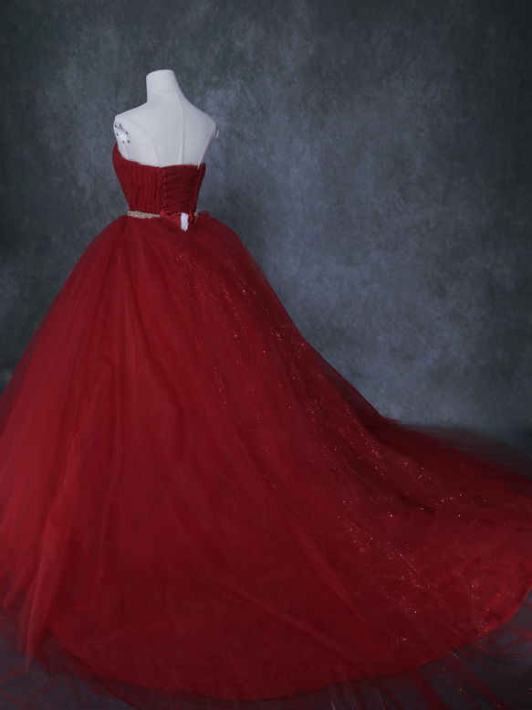 ウエディングドレス  赤  キラキラグリッターチュール  ベルト  派手な  披露宴 カラードレス 4枚目の画像