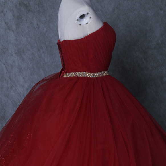 ウエディングドレス  赤  キラキラグリッターチュール  ベルト  派手な  披露宴 カラードレス 8枚目の画像