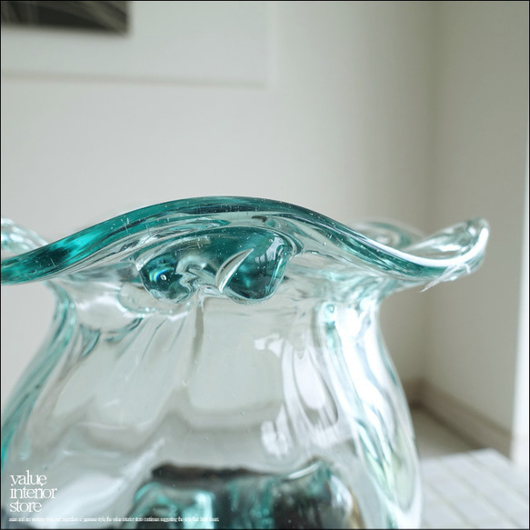 硝子フラワーベースTuli/01 花瓶 メダカ鉢 めだか鉢 プリミティブガラスベース 吹きガラス 手作り 一点物 4枚目の画像