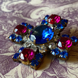 新商品！チェコ製♪『宝石のようなハンドメイドのビジューガラスアンティークボタン』～ブルー×濃いピンク～ 1枚目の画像