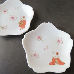 猫ちゃんの桜の小皿　２枚セット　手描きの器 1枚目の画像