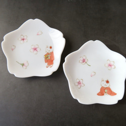 猫ちゃんの桜の小皿　２枚セット　手描きの器 4枚目の画像
