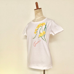 【受注生産】型染Tシャツ　2月誕生花フリージア 1枚目の画像