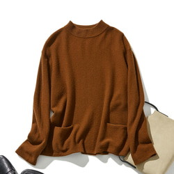 柔らかい風合いが魅力のウールプルオーバー   セーター　ウール100％　唐茶　231216-1 1枚目の画像