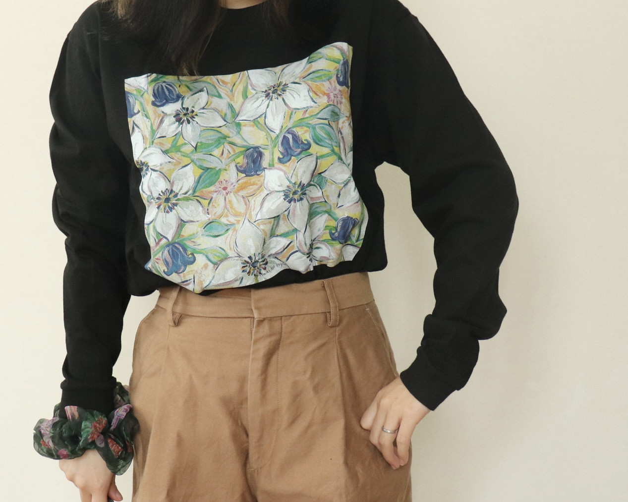 アートを着るロンT  <クレマチス>  ブラック　カットソー　長袖 4,830円