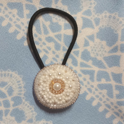 ビーズ刺繍のヘアゴム　ホワイト　#14 1枚目の画像