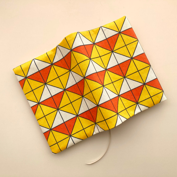【文庫サイズ】ミッドセンチュリーな幾何学模様のブックカバー 1枚目の画像