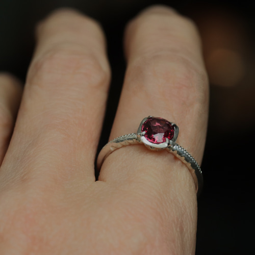 天然ロードライトガーネット1.110カラットのシルバーリング シルバー