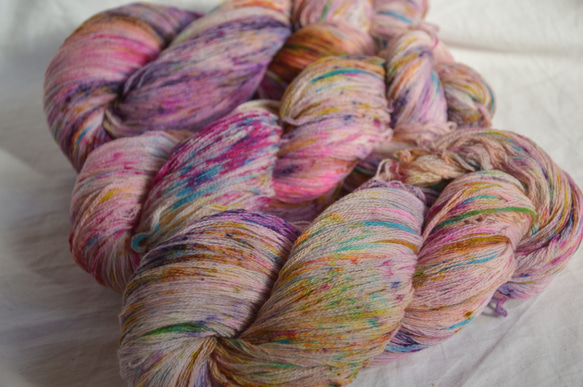 手染め糸 カシミア100％ 並太 Candy nijiyarn 毛糸 nijiyarn 通販