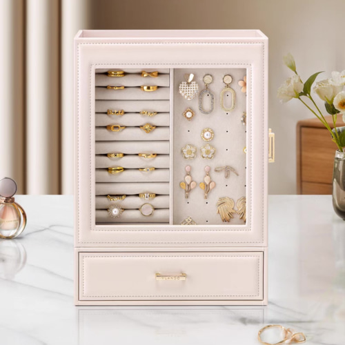 Anissa Kermiche ジュエリー アクセサリー 飾り棚 小物 展示 Anissa Kermiche ジュエリー アクセサリー 飾り棚 小物 展示