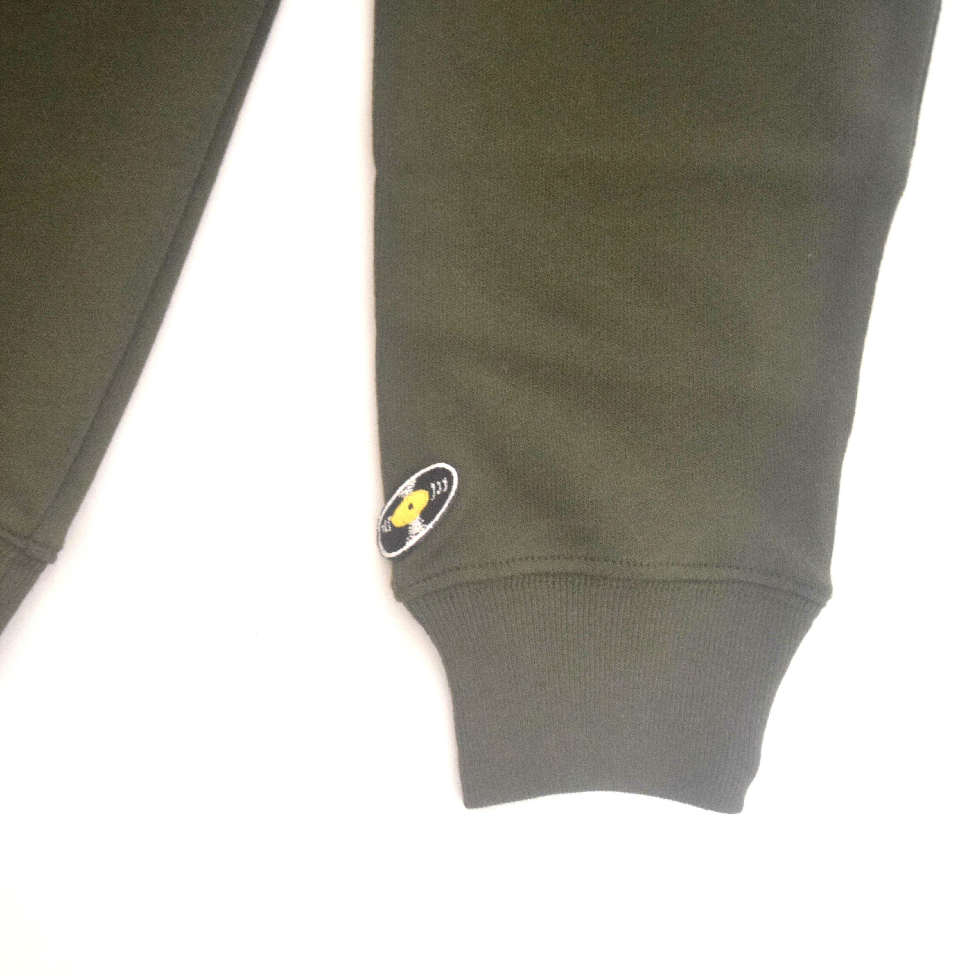 「猫ドラム」レコードワッペン猫ツアースウェット  カーキ　XLサイズ　WATERFALL