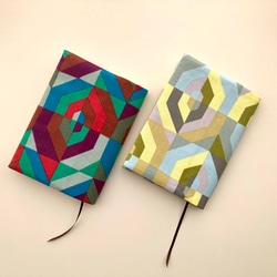 【北欧風】幾何学模様のブックカバー　2色展開 1枚目の画像