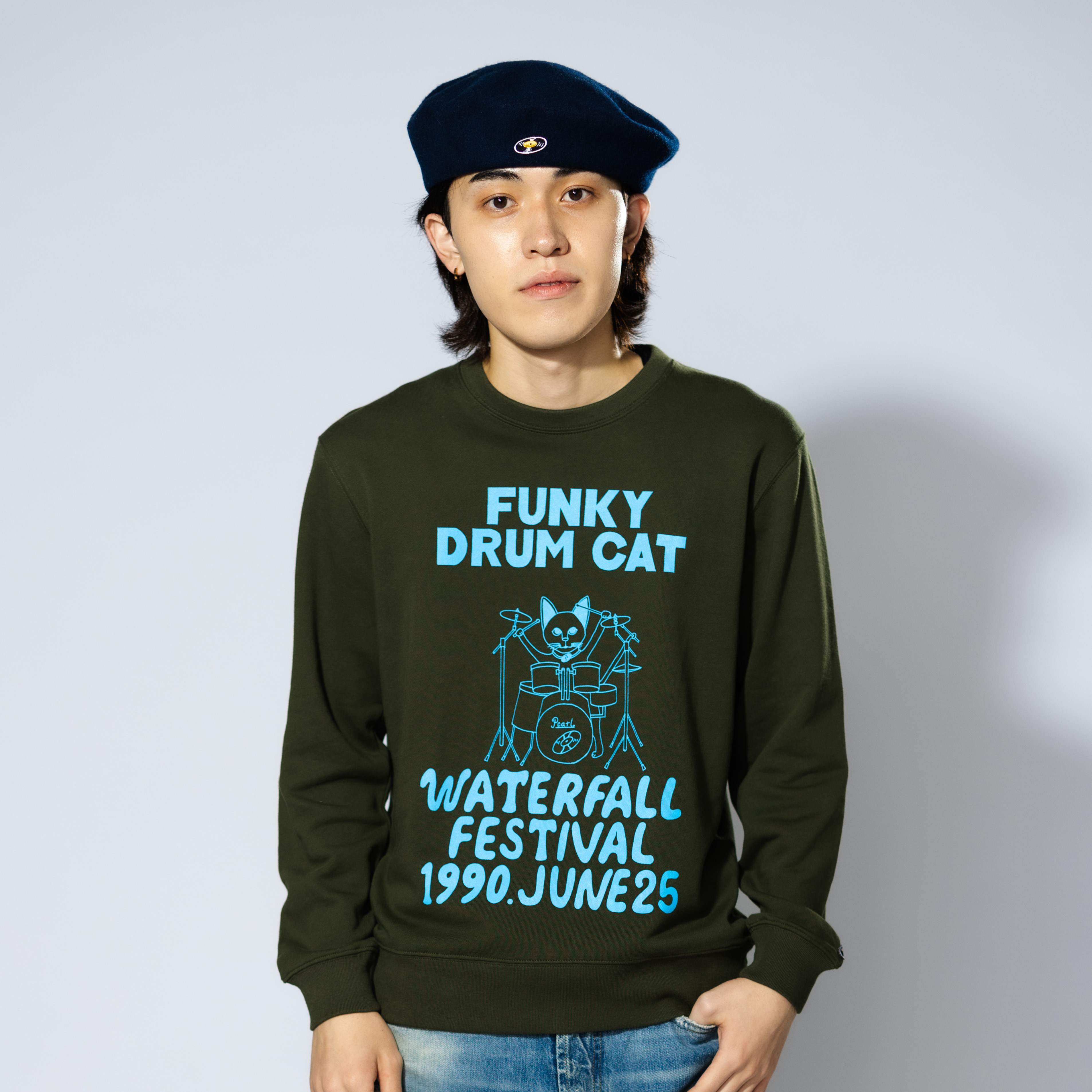 「猫ドラム」レコードワッペン猫ツアースウェット  カーキ　Lサイズ　WATERFALL