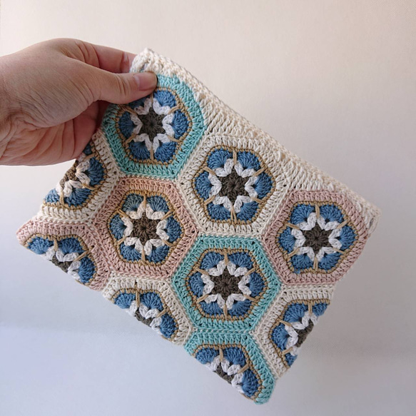 花の形ポーチ Flowering（フラワーリング） ポーチ ふくれジャガード/キルティング