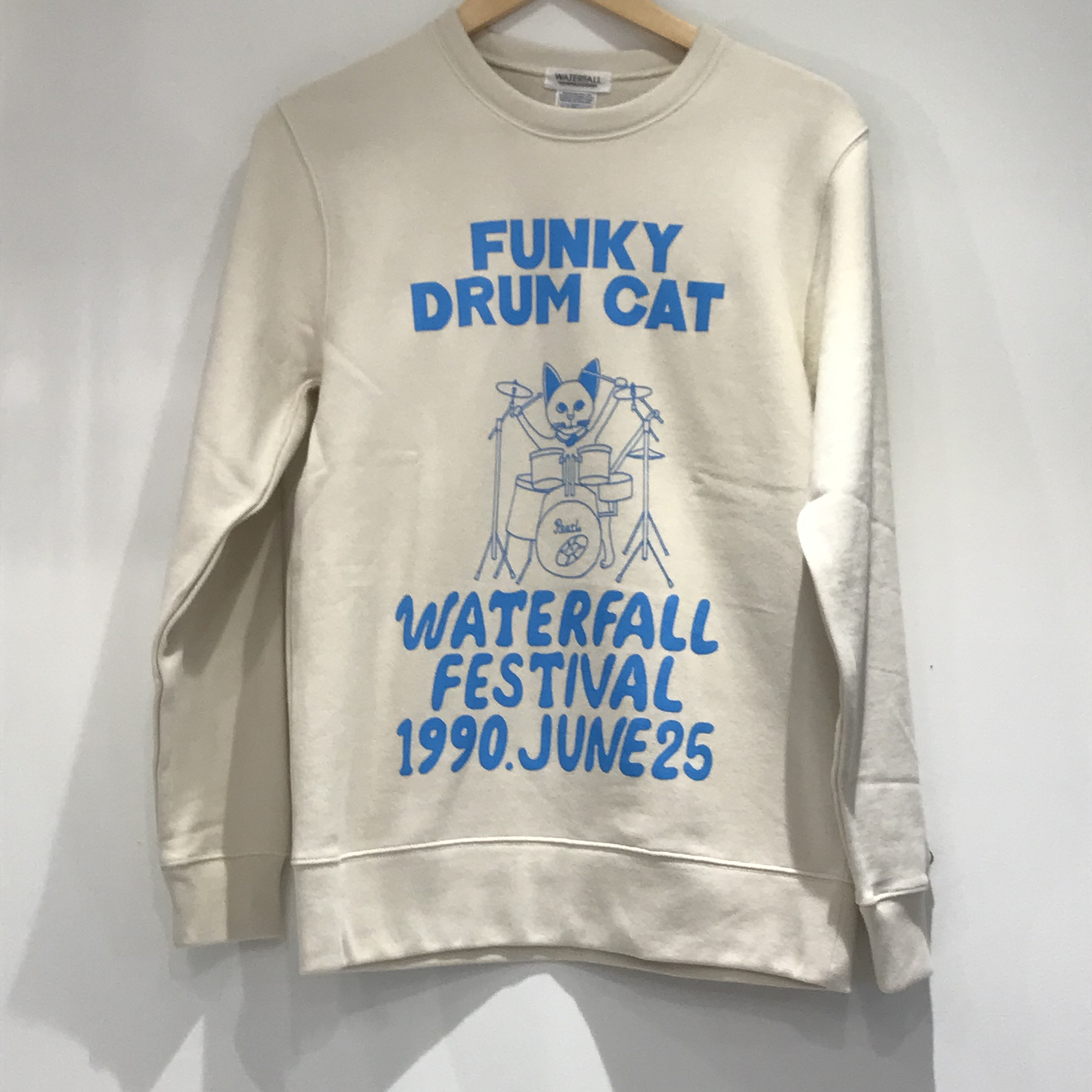 「猫ドラム」レコードワッペン猫ツアースウェット  ベージュ　XLサイズ　WATERFALL