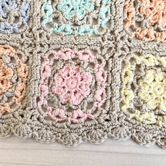 ベビーアルパカ混毛メリノウールで編んだオリジナルモチーフ繋ぎの膝掛け/ブランケット 送料無料 子供用 ベビー キッズサイズ オリジナルモチーフのクロッシェマフラー イエロー サラッと