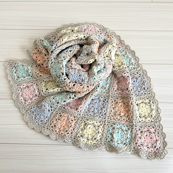 ベビーアルパカ混毛メリノウールで編んだオリジナルモチーフ繋ぎの膝掛け/ブランケット 送料無料 子供用 ベビー キッズサイズ オリジナルモチーフのクロッシェマフラー イエロー サラッと