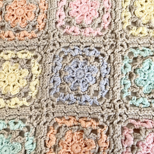 ベビーアルパカ混毛メリノウールで編んだオリジナルモチーフ繋ぎの膝掛け/ブランケット 送料無料 子供用 ベビー キッズサイズ オリジナルモチーフのクロッシェマフラー イエロー サラッと