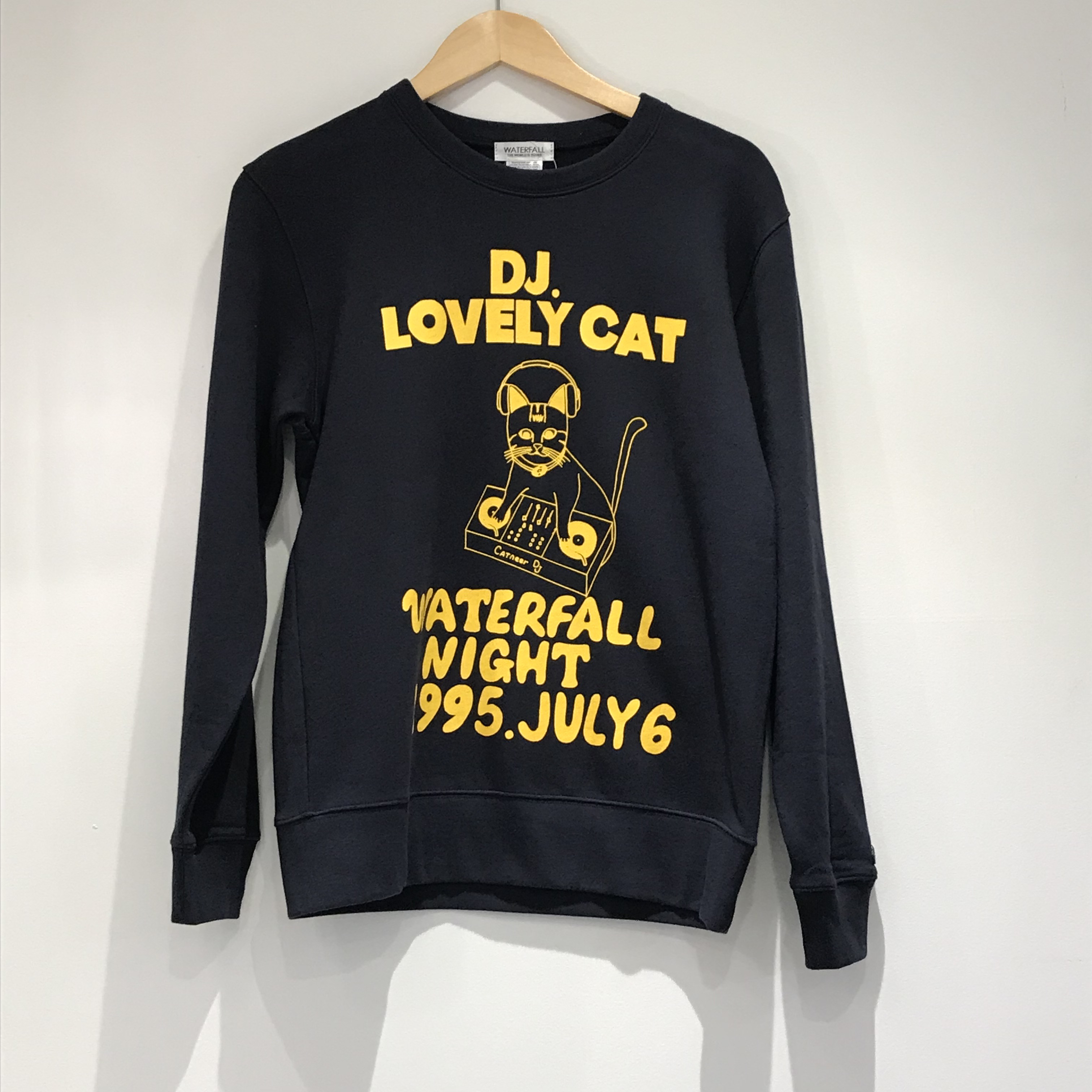 「DJ猫」レコードワッペン猫ツアースウェット  ネイビー　XLサイズ　WATERFALL